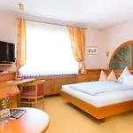 Отель Akzent Restaurant Altdorfer Hof Вайнгартен