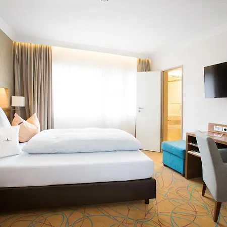 Hotel Akzent Restaurant Altdorfer Hof 4*