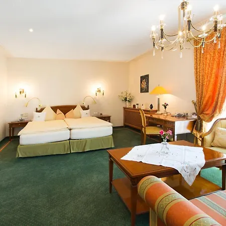 Akzent Restaurant Altdorfer Hof 4*