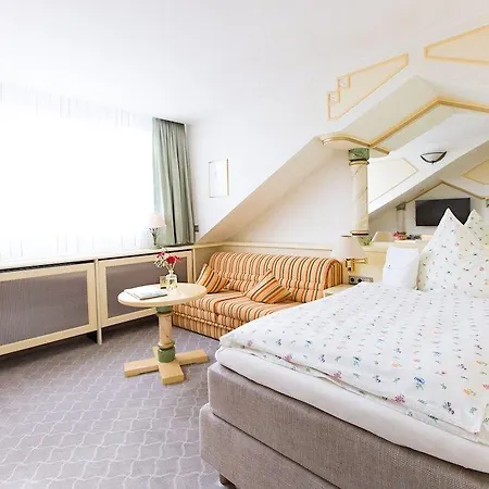 Akzent Restaurant Altdorfer Hof 酒店 韦因加尔滕