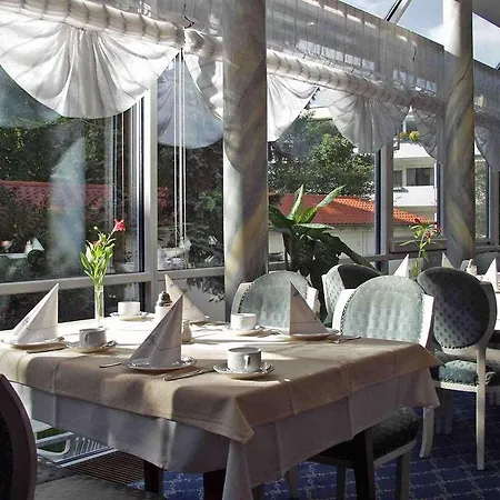 Akzent Restaurant Altdorfer Hof 호텔
