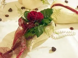 Akzent Restaurant Altdorfer Hof 韦因加尔滕