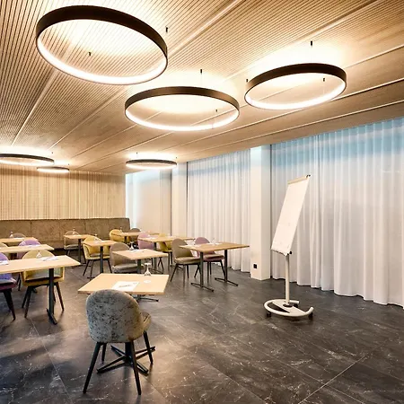 ホテル Akzent Restaurant Altdorfer Hof