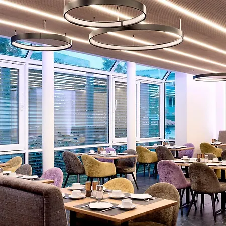 Akzent Restaurant Altdorfer Hof 호텔 4*