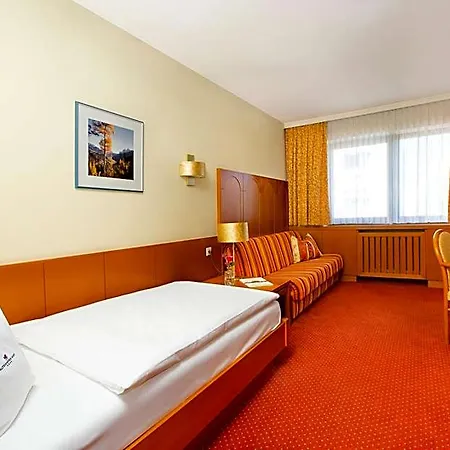 Hotel Akzent Restaurant Altdorfer Hof 4*