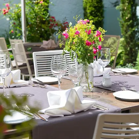 호텔 Akzent Restaurant Altdorfer Hof 4*