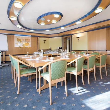 Akzent Restaurant Altdorfer Hof Otel 4*