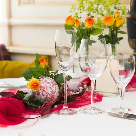 호텔 Akzent Restaurant Altdorfer Hof 4*
