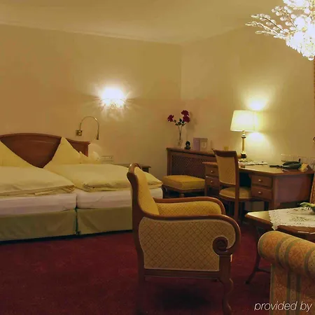 Akzent Restaurant Altdorfer Hof 4*