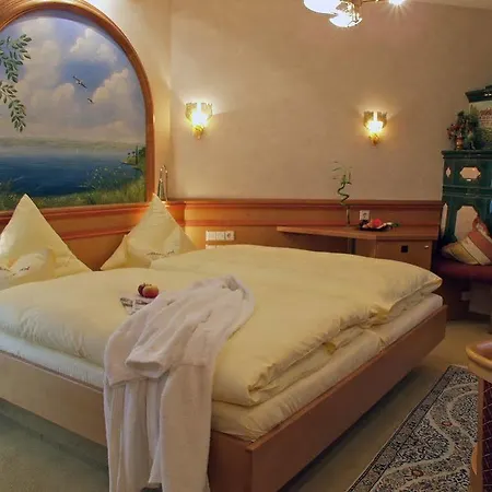 Akzent Restaurant Altdorfer Hof 韦因加尔滕