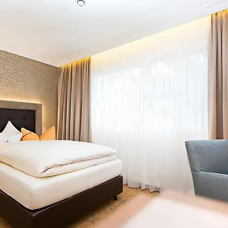 Otel Akzent Restaurant Altdorfer Hof 4*