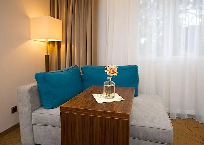 Hotell Akzent Restaurant Altdorfer Hof 4*