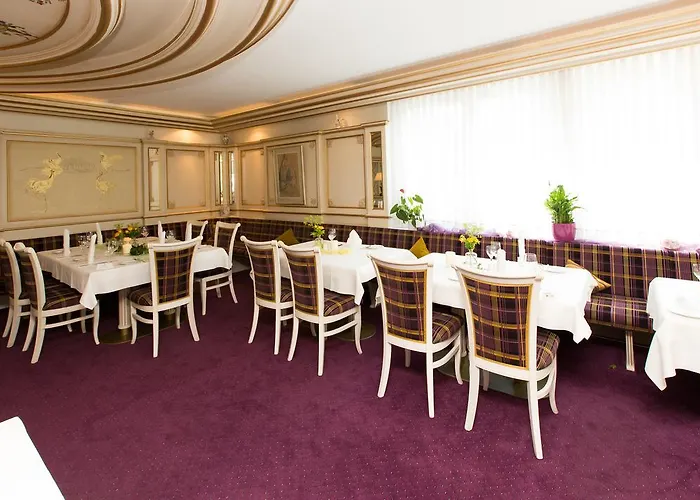 Akzent Restaurant Altdorfer Hof Hotell 4*