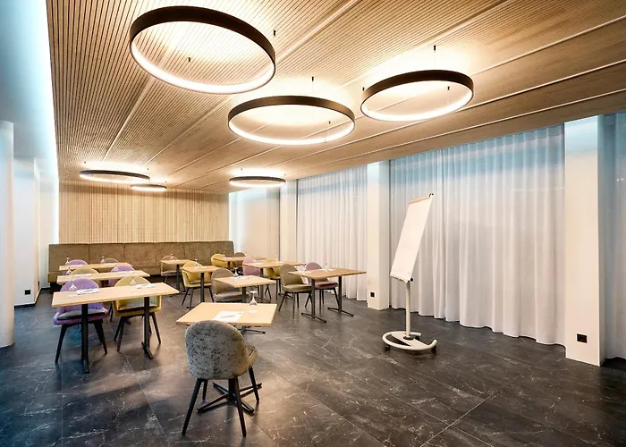 ホテル Akzent Restaurant Altdorfer Hof