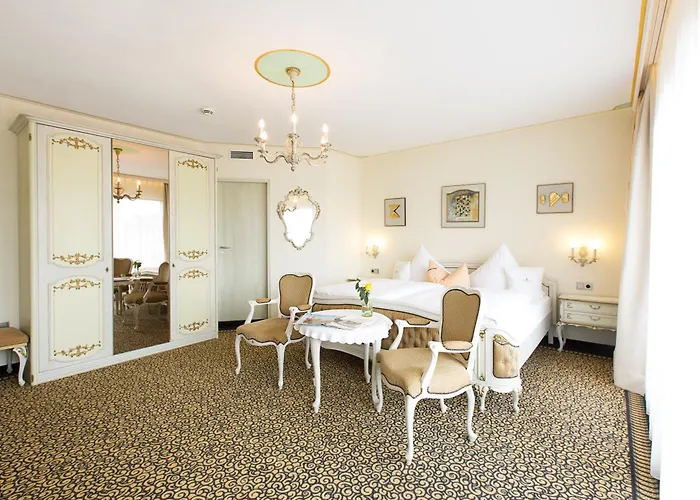 ホテル Akzent Restaurant Altdorfer Hof