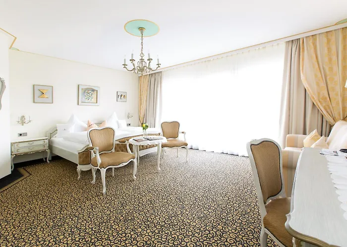 Akzent Restaurant Altdorfer Hof Hotell 4*