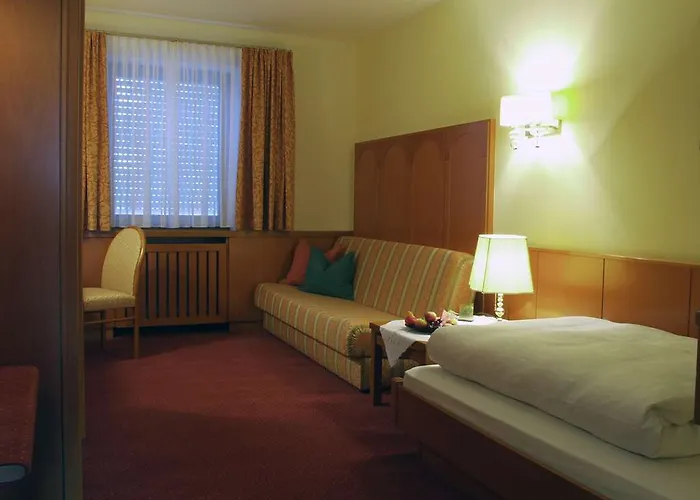 Akzent Restaurant Altdorfer Hof 4*