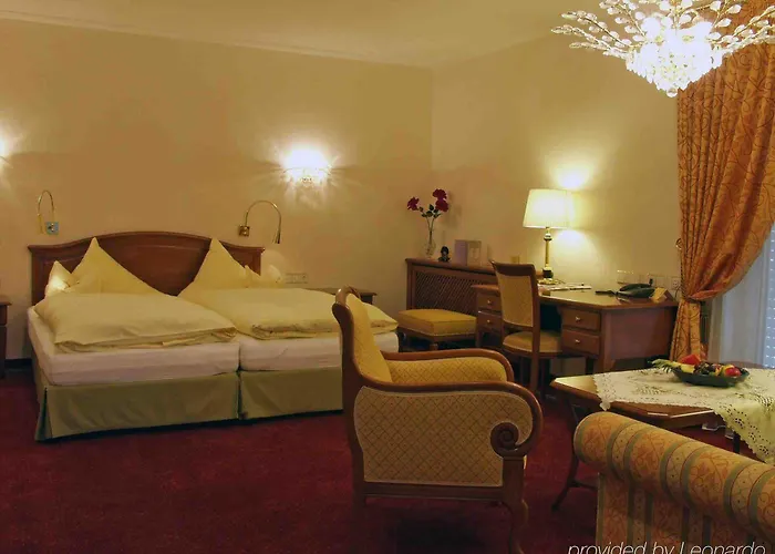 Akzent Restaurant Altdorfer Hof 4*