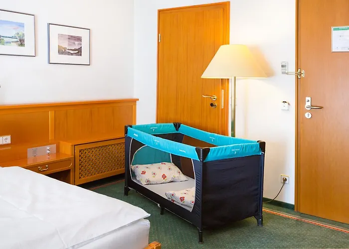 Hotell Akzent Restaurant Altdorfer Hof 4*